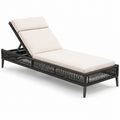Chaise longue extérieure en résine et acier avec coussins beiges